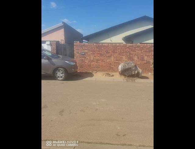 3 BEDROOM HOUSE FOR SALE IN JABAVU